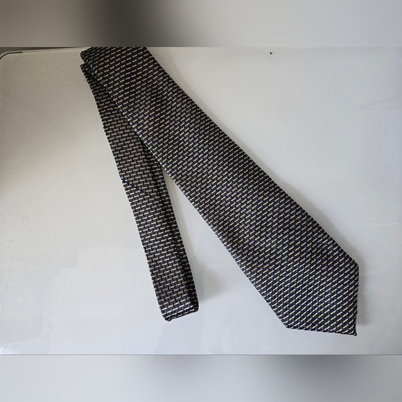 Paul Smith 100% Silk Black, Blue and Yellow Patterned Tie - Picture 4 of 9